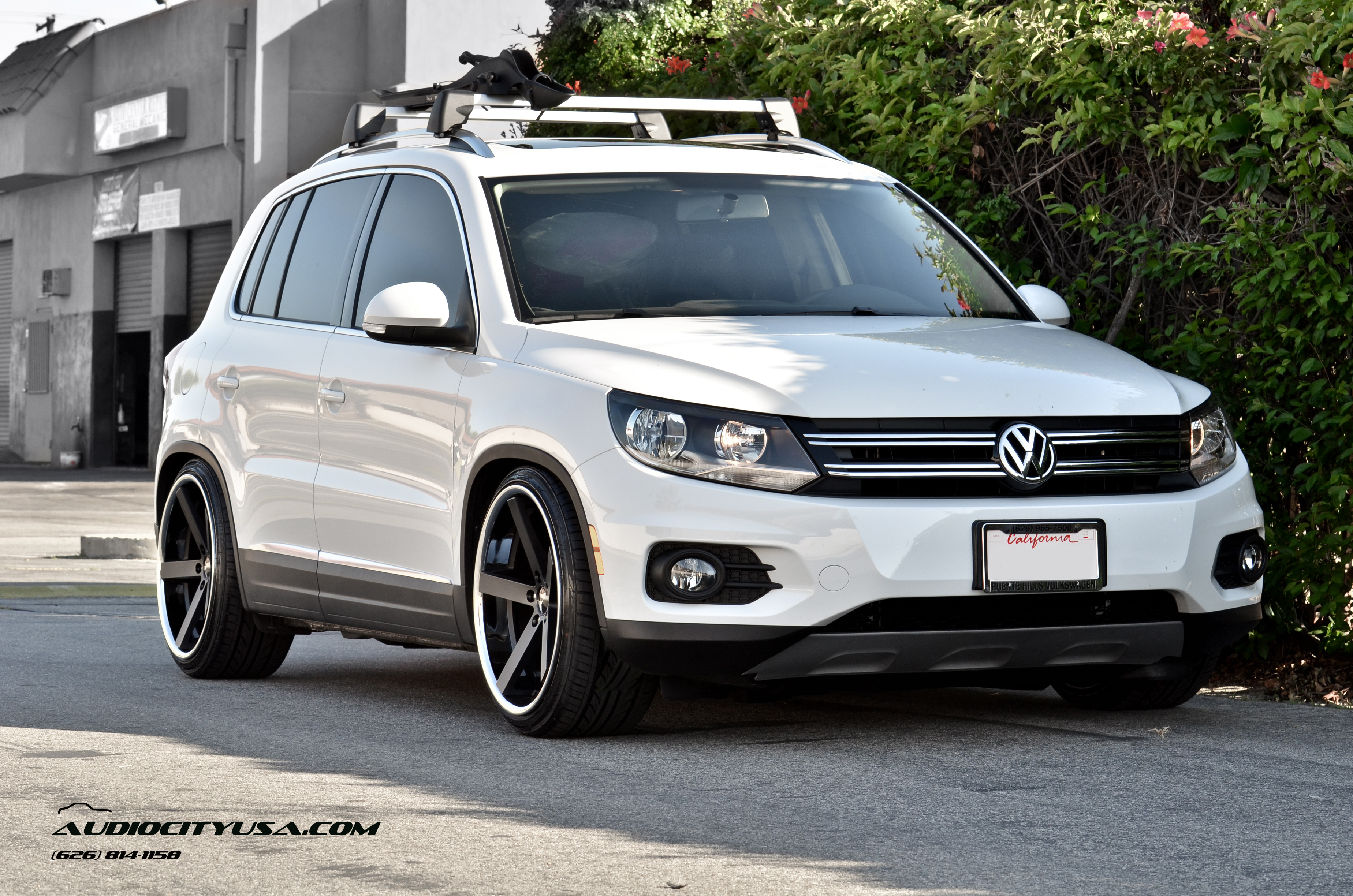 Giovanna Mecca Black 20X10 on 2013 Volkswagen Tiguan